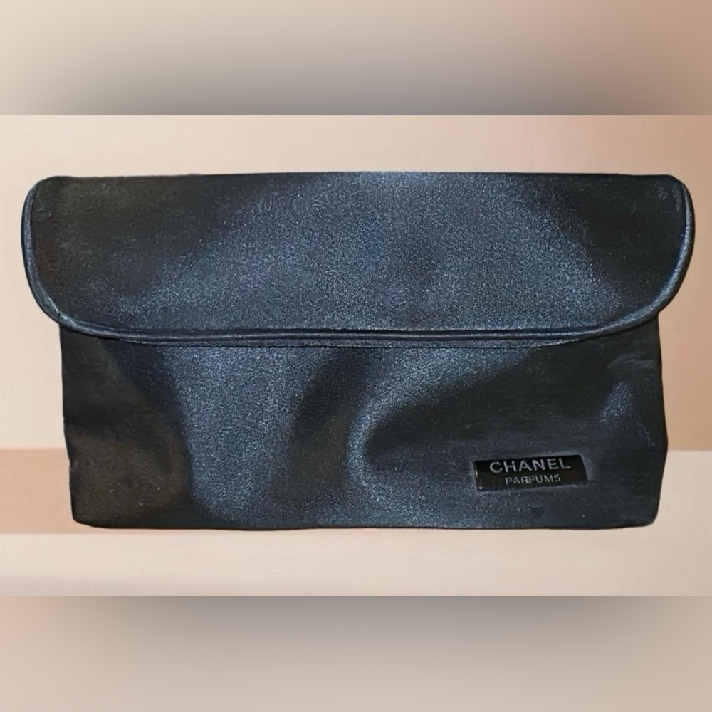 CHANEL 9X6 MAKEUP BAG,FROM CHANEL PARFUM